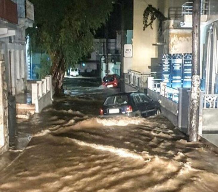 Με παράσυρε το ρέμα, μάνα μου δεν είναι ψέμα