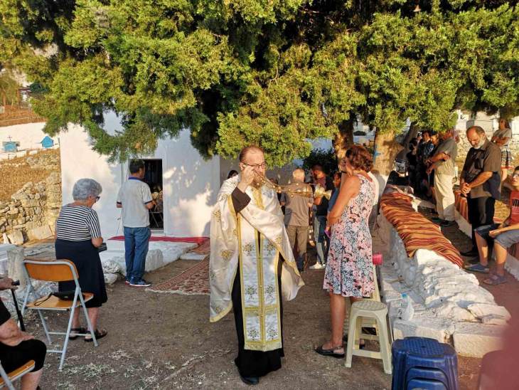 Tελέστηκε στο γραφικό εκκλησάκι του Αϊ-Γιαννιού στον Μελιτσάχα ο εσπερινός, μνήμη αποτομής τιμίας κεφαλής Αγίου Ιωάννου του Προδρόμου και Βαπτιστού